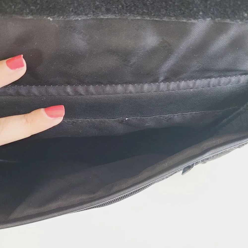 Targus Black Leather Laptop Bag With Shoulder Strap & Multiple Compartments